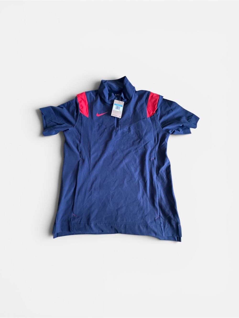 New men’s Nike coaches Short Sleeve Athletic jacket in Navy with red medium